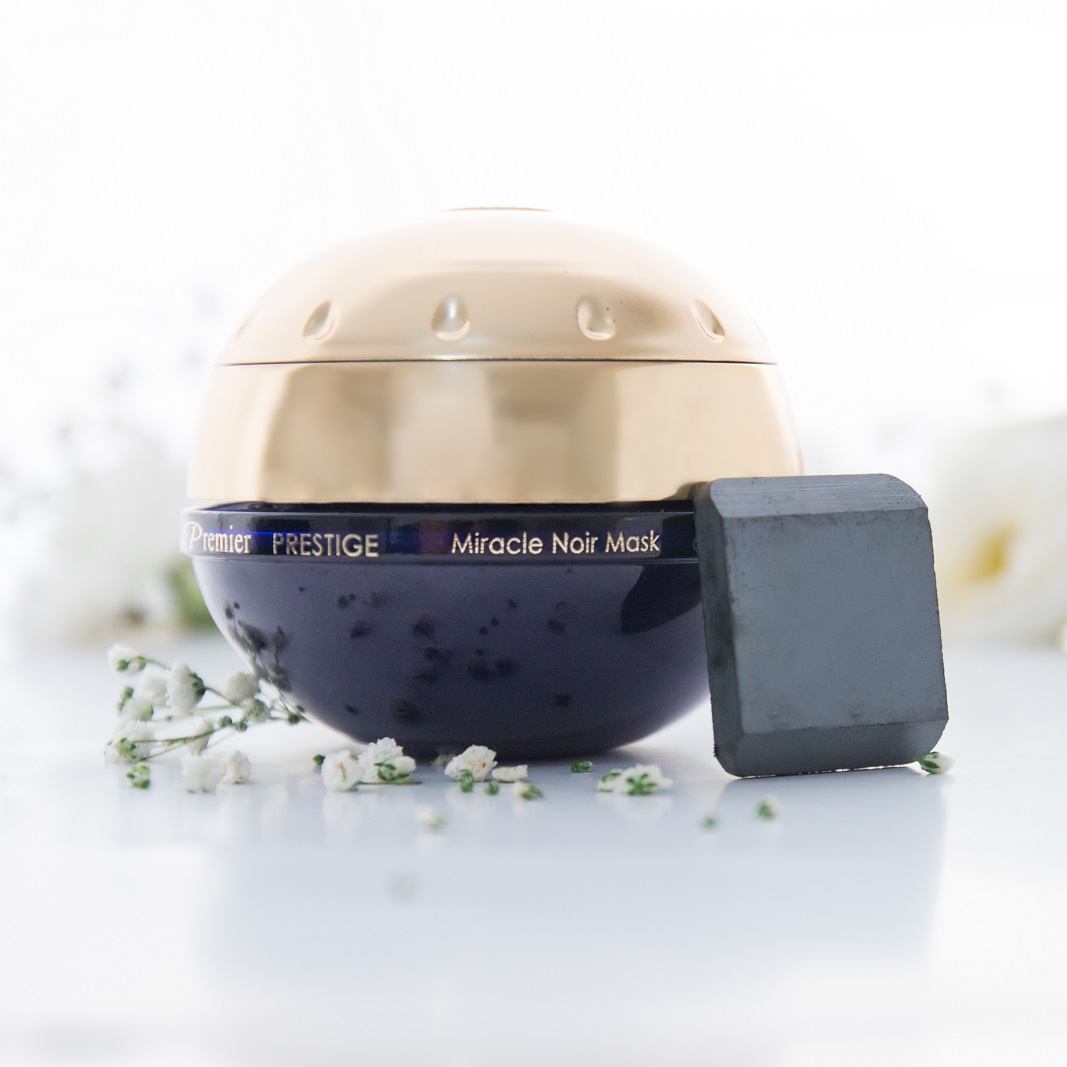 MIRACLE-NOIR-MASK-145€
